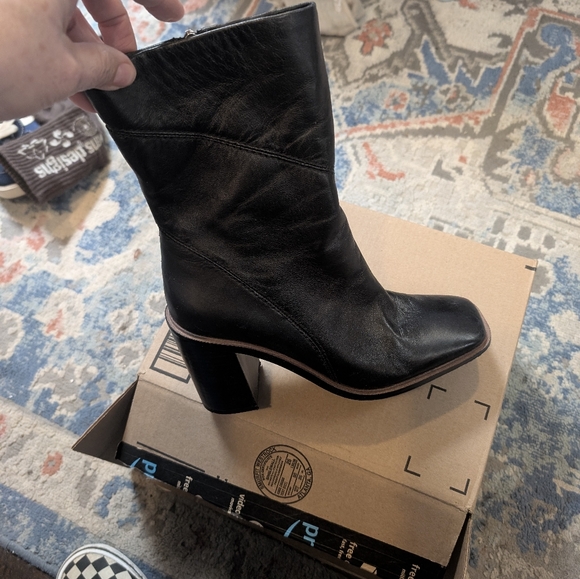 Black Franco Sarto Leather Boots 👢 - Picture 7 of 15